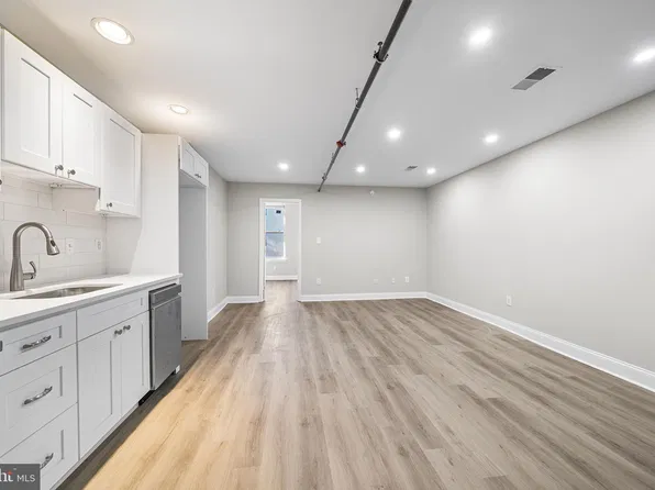 1933 Christian St #24, Philadelphia, PA 19146