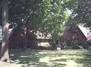 18603 Parke Ln, Grosse Ile, MI 48138