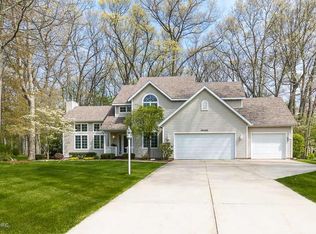 15455 Royal Oak Dr, Grand Haven, MI 49417