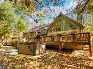 1019 Lake Shore Dr, Oakland, MD 21550