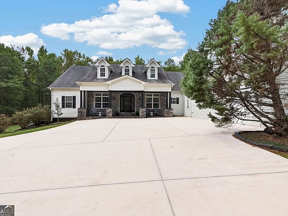 3rd image of 582 Knox Chapel Rd