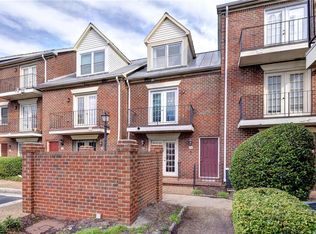 20 Academy Ln, Hampton, VA 23669