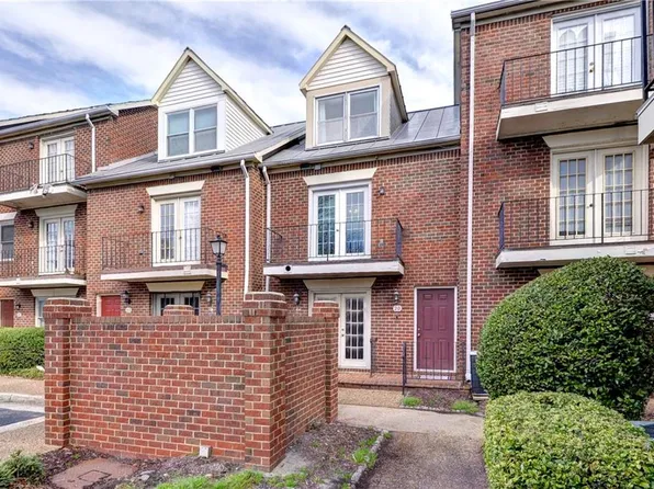 20 Academy Ln, Hampton, VA 23669