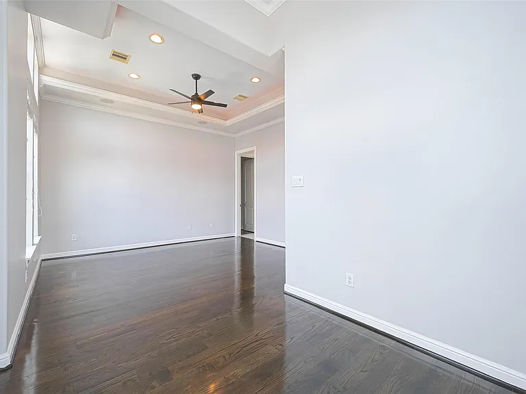 1739 Oakdale St — Photo 32