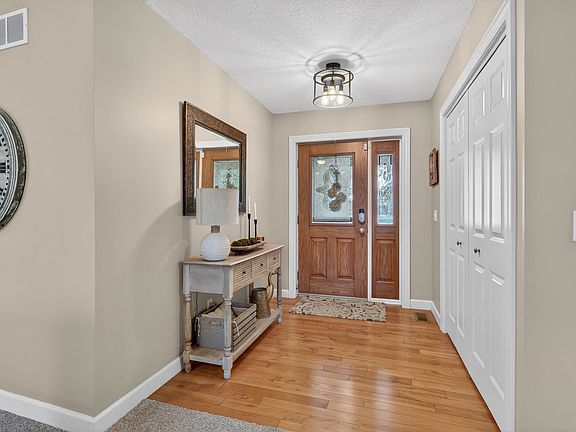 5th image of 1903 E 61st Cir