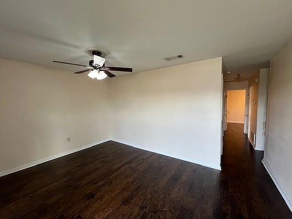 4th image of 2113 W Christie Dr