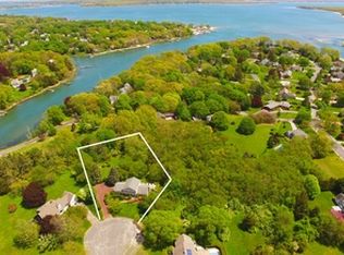 380 Garden Ct, Southold, NY 11971