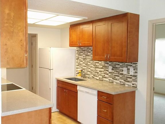 2nd image of 2561 Alveswood Cir