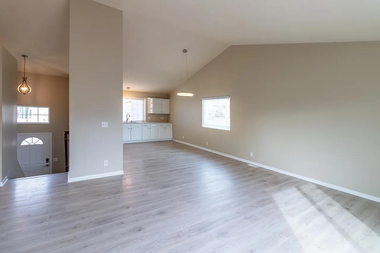 16431 Fowler Ave — Photo 3