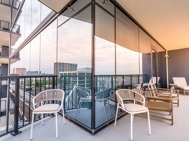 Eastline Residences — Photo 33
