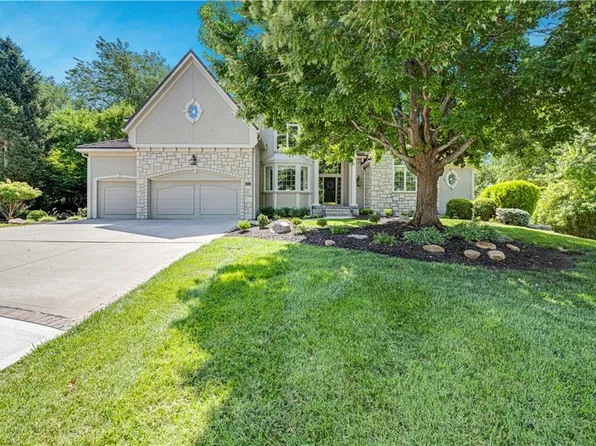 10853 S Cedar Niles Cir, Olathe, KS 66061