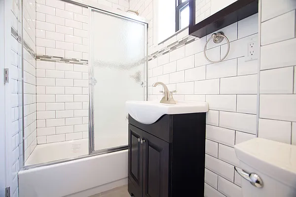 Rented by Nooklyn NYC LLC | media 1