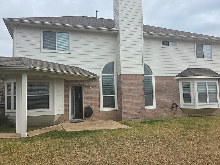2103 Trinity Manor Ln — Photo 13
