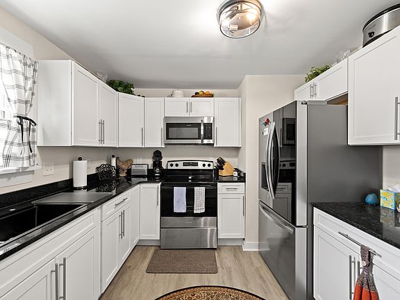 3rd image of 217 N Middletown Rd