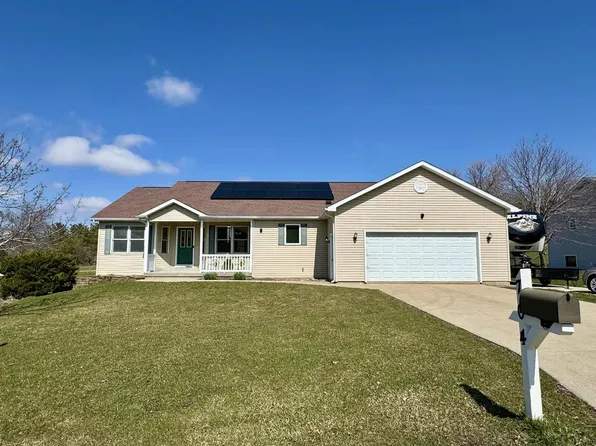 704 Prairie Hills Drive, Dodgeville, WI 53533