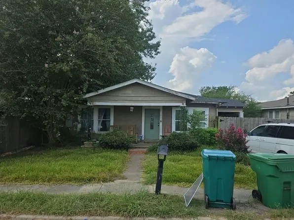403 E Center St, Dequincy, LA 70633