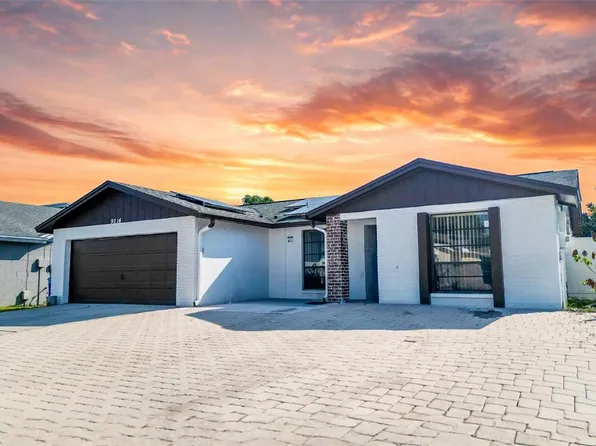 9214 Roundwood Ct, Tampa, FL 33615