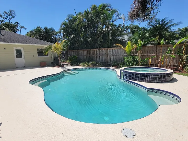 1506 S Trask St — Photo 33