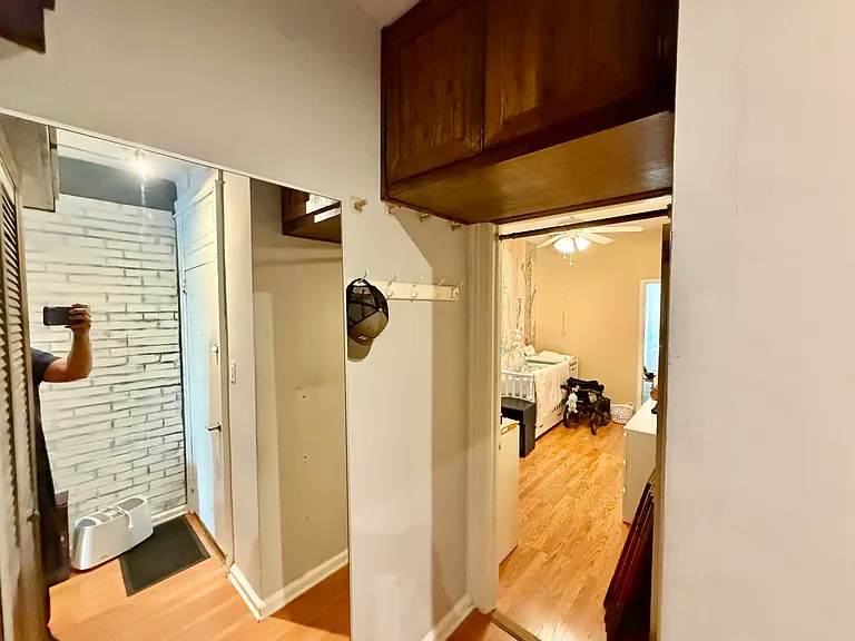 1027 Seneca Ave #2 — Photo 14