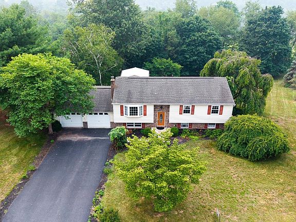 2nd image of 20 Willow St
