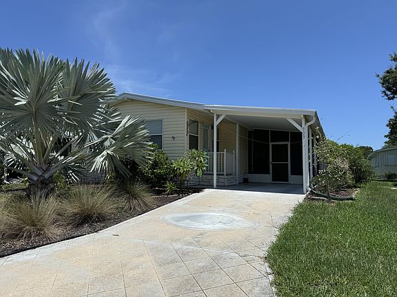 3rd image of 903 Bougainvillea Cir