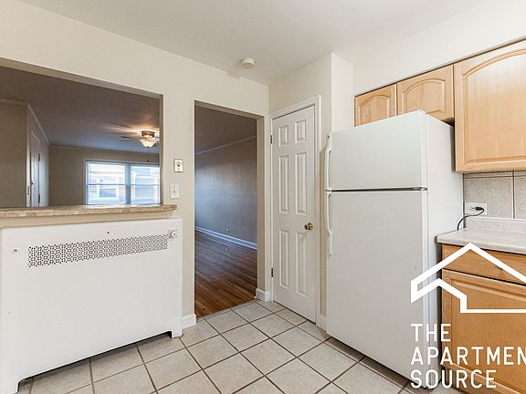 2nd image of 1528 N Harlem Ave #3E