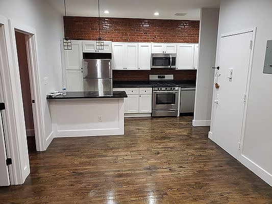5th image of 1171 Putnam Ave #2F
