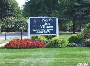 139 Pointe Cir N, Coram, NY 11727