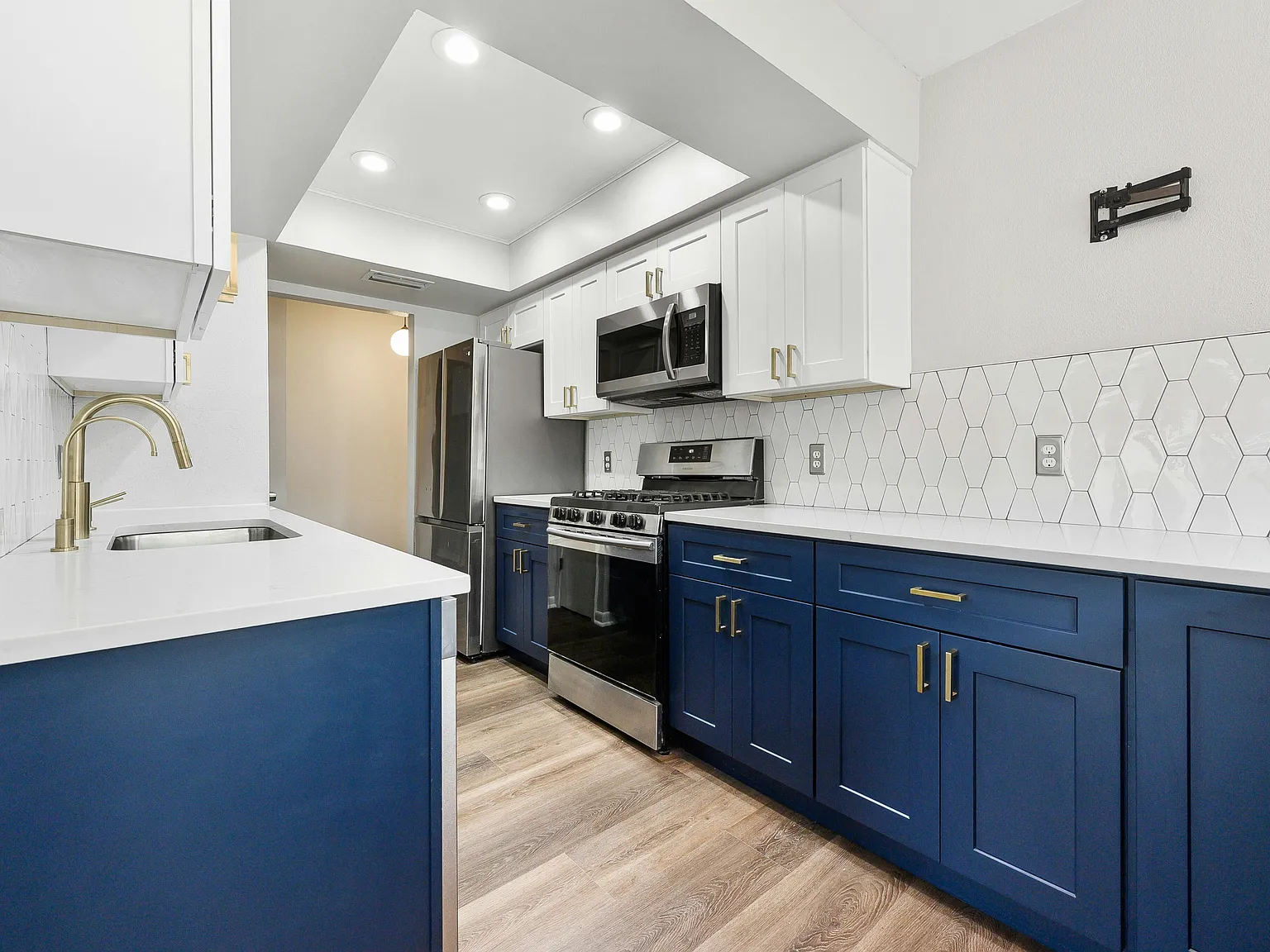 3 bed, 1592 sqft, $2,850 — Photo 2