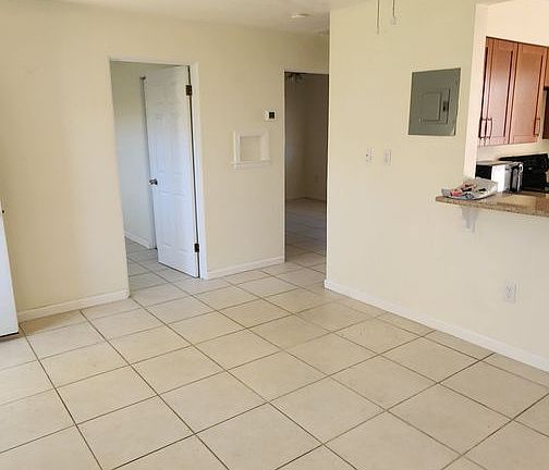 5th image of 205 Cleveland Ave APT 1