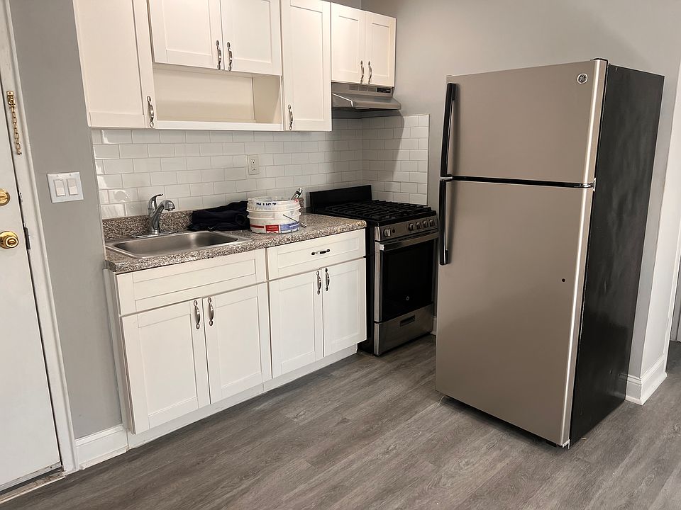 2nd image of 147 Cleveland St APT A10