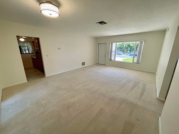 3rd image of 1823 N Ocean Breeze