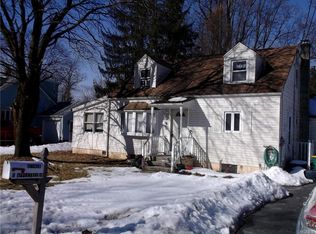 1 Apple Tree Dr, Hyde Park, NY 12538