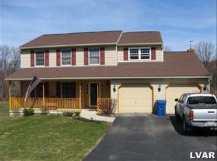 29 Five Points Rd, Mertztown, PA 19539