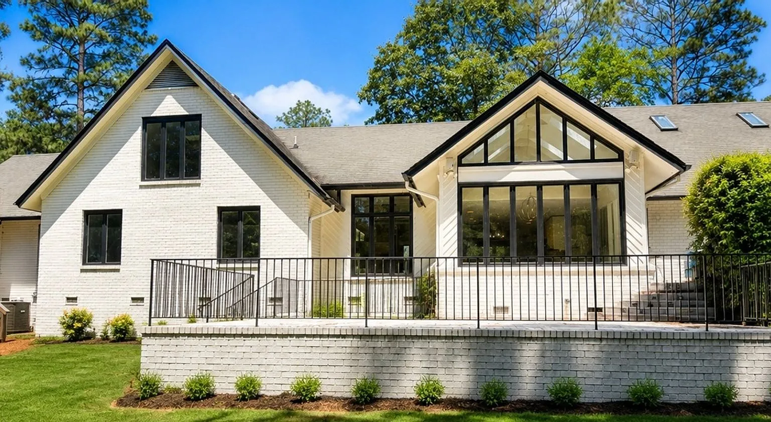Luxury Lake Community Retreat | 6 Bedrooms with Sauna — Photo 3