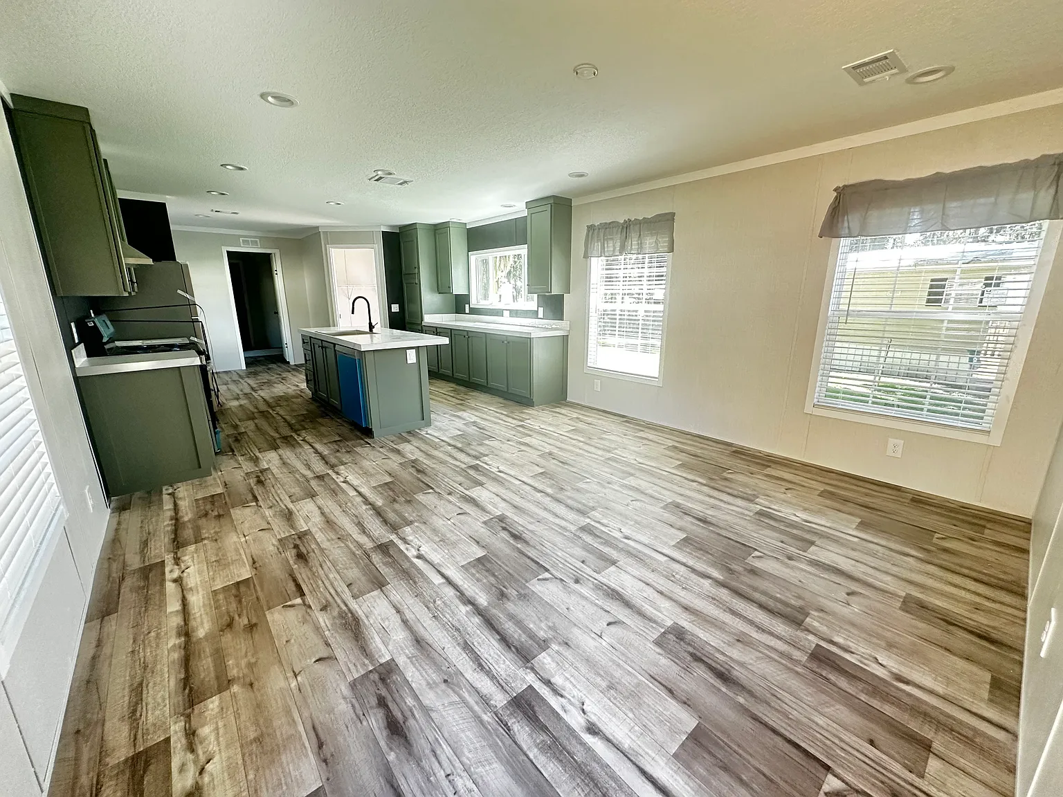 Brand New Home For Rent — Photo 2
