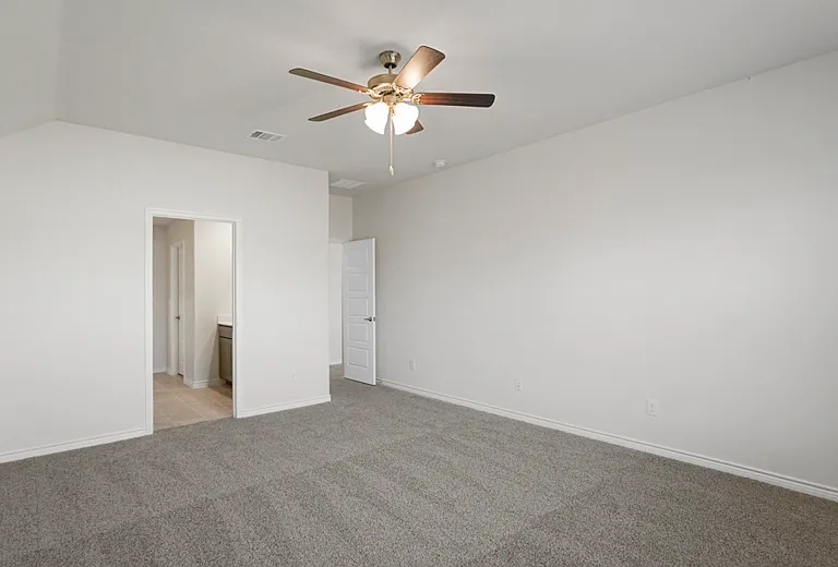 2105 Hunter Ln — Photo 13