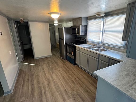 3rd image of 2203 Rehm Dr #1/2