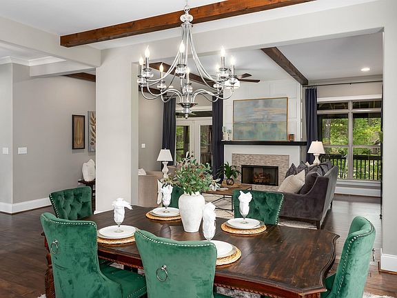 5th image of 102 Gleneagles Ln