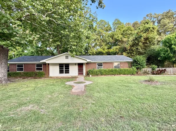302 Linda Dr, Vicksburg, MS 39180