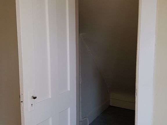 3rd image of 534 Whalley Avenue # Third Floor