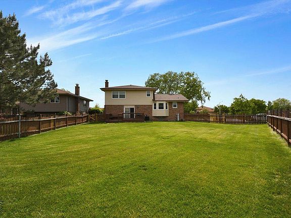 3rd image of 17201 Valley Dr
