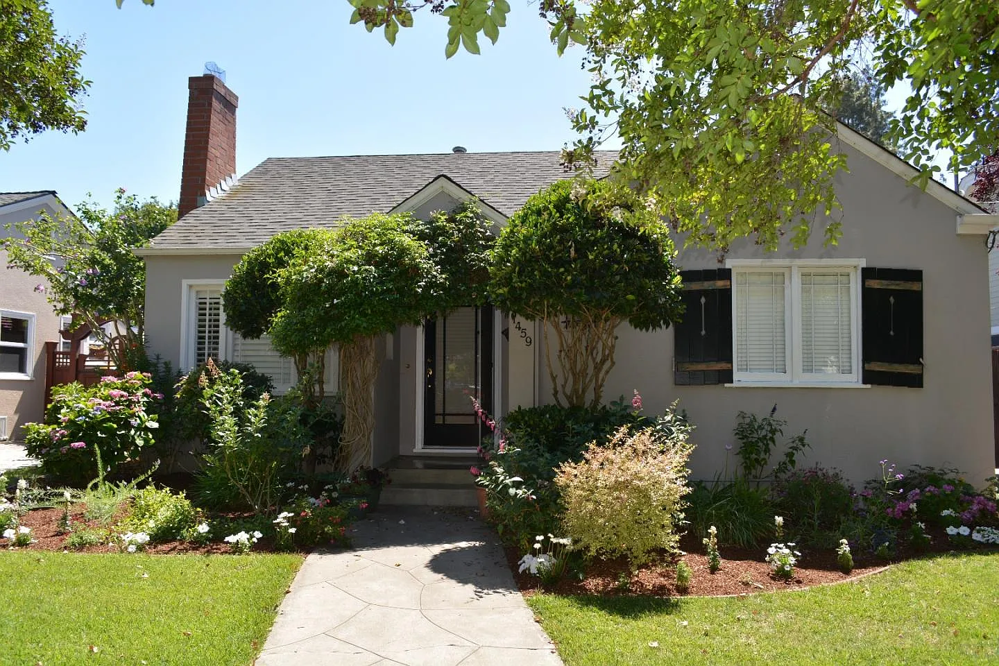 1459 Iris Ct photo 1