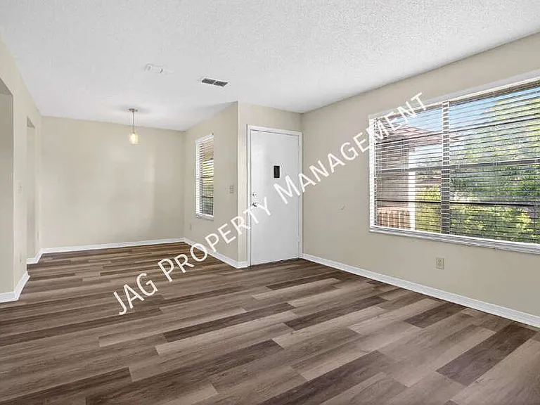 482 Bentwood Ln #C — Photo 6
