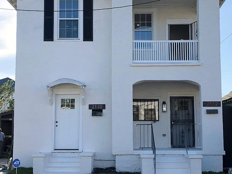 2110 Amelia St — Photo 1