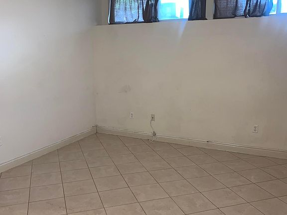 5th image of 22 Woodvale Ave Floor 2