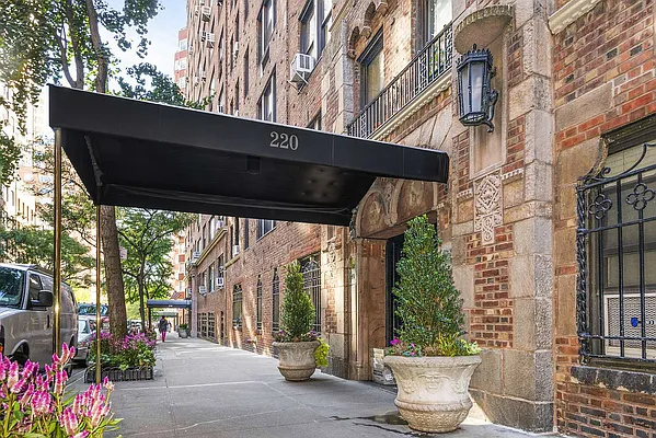 Sold by Compass | media 8