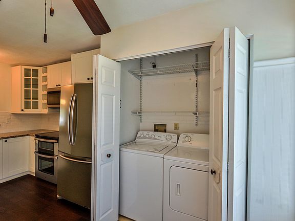 4th image of 210 Lemon Tree Ln #210i-unit 9