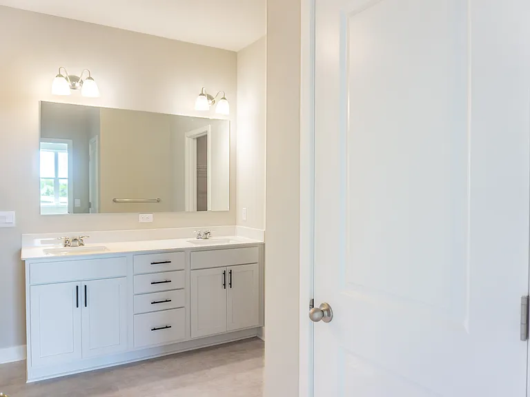 717 Winterberry Ln — Photo 23