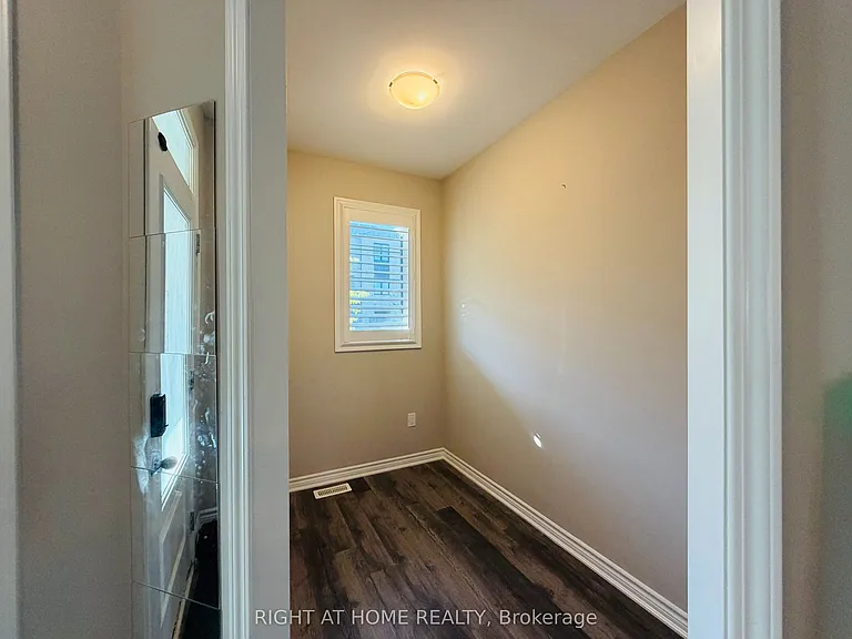 567 Bellflower Ct — Photo 2